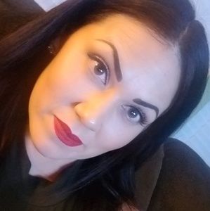 Meet your Posher, Dena